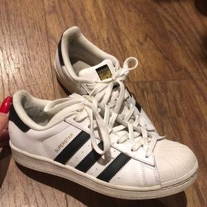 White adidas superstars